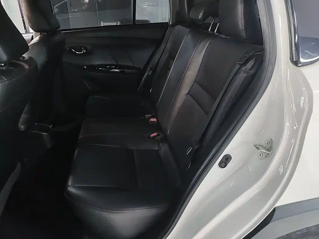 Toyota Yaris L 2021 — фото 17