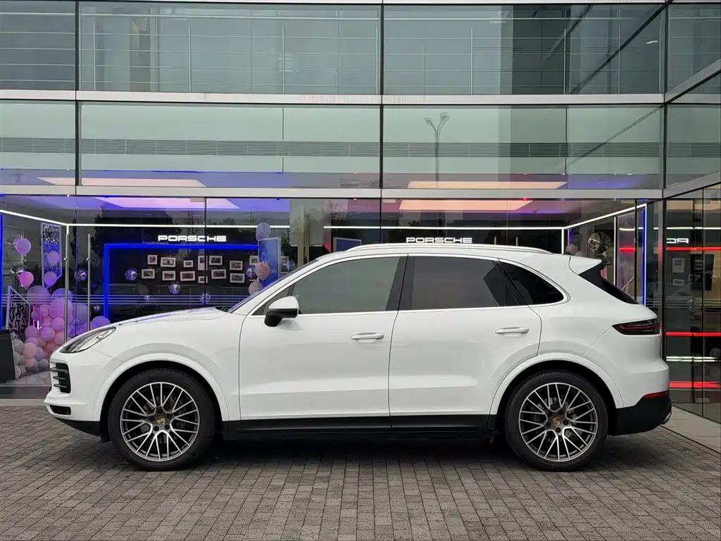 Porsche Cayenne 2021 — фото 2