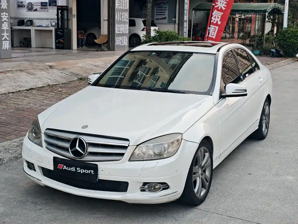 Mercedes-Benz C-Class 2011 — фото 11