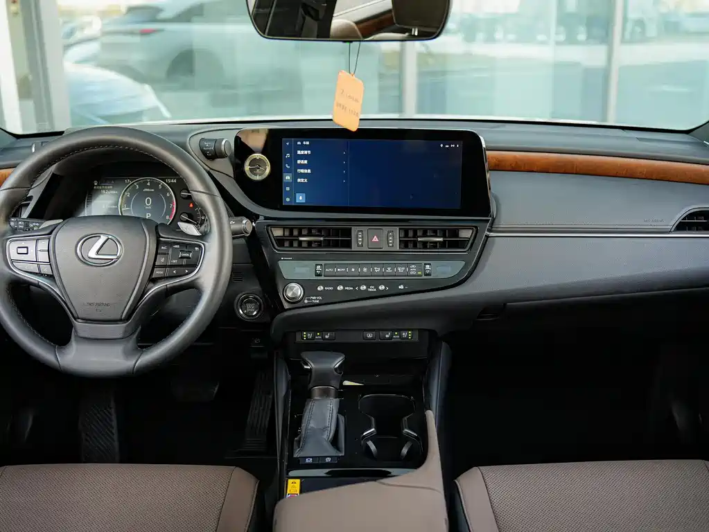 Lexus ES 2024 — фото 16