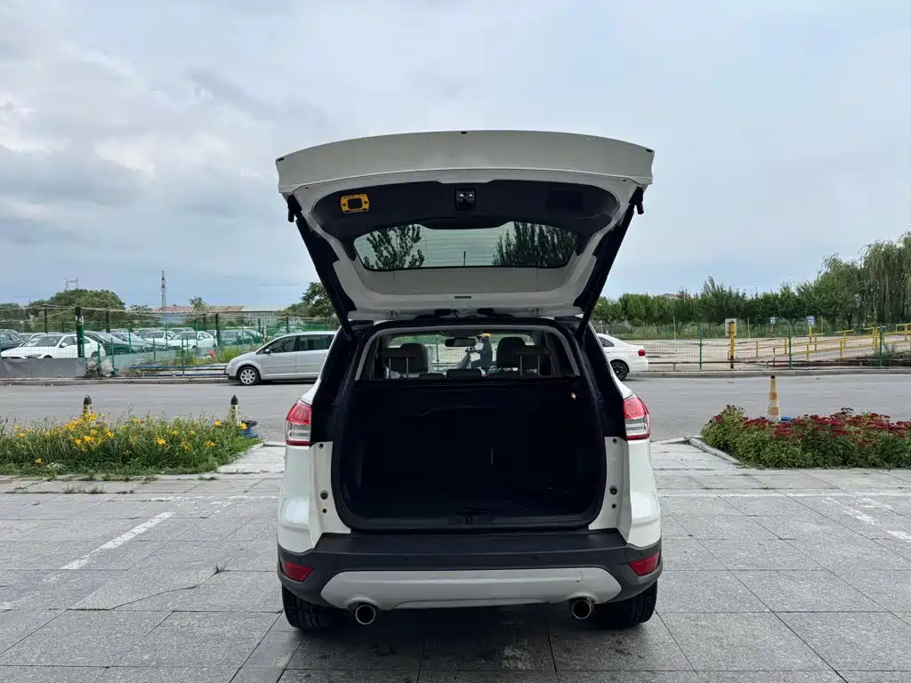 Ford Kuga 2014 — фото 15