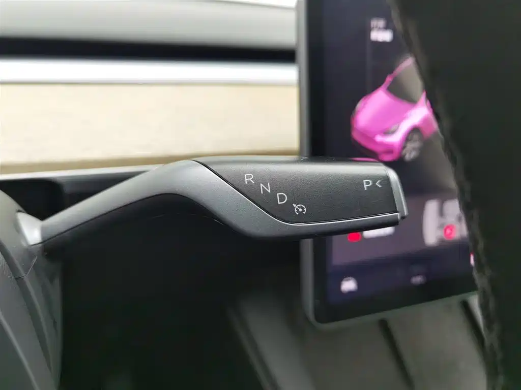 Tesla Model Y 2021 — фото 13