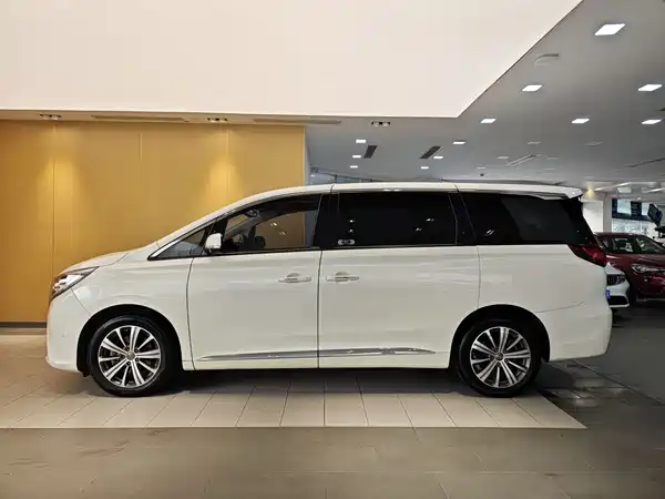 GAC Trumpchi M8 2018
