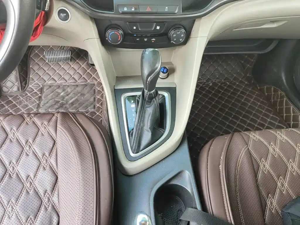 Buick Excelle 2016 — фото 14
