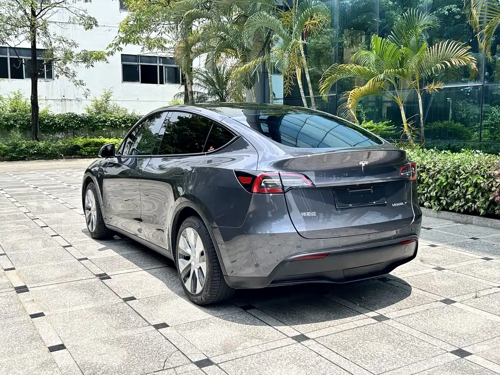 Tesla Model Y 2022 — фото 5