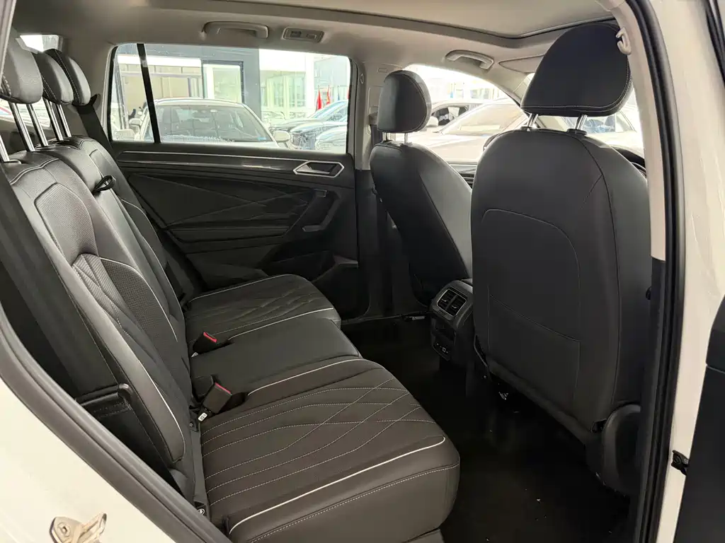Volkswagen Tiguan L 2023