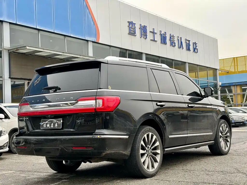 Lincoln Navigator 2019 — фото 2