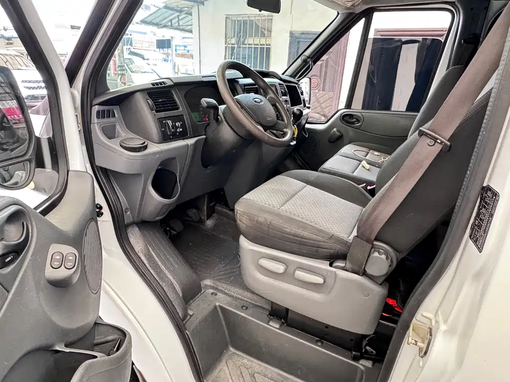 Ford Transit Custom 2017 — фото 10