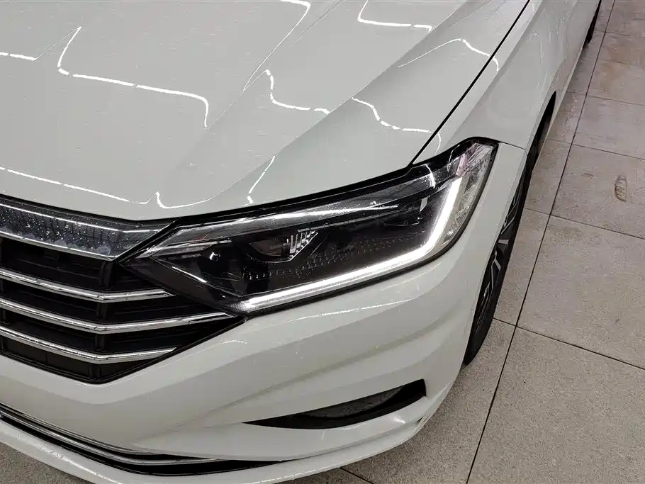 Volkswagen Sagitar 2020