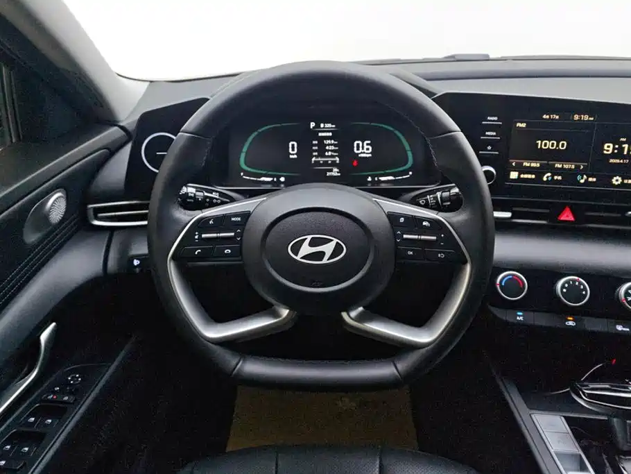 Hyundai Elantra 2024 — фото 15