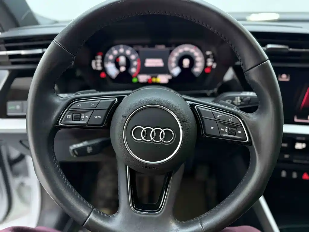 Audi A3 2023 — фото 9