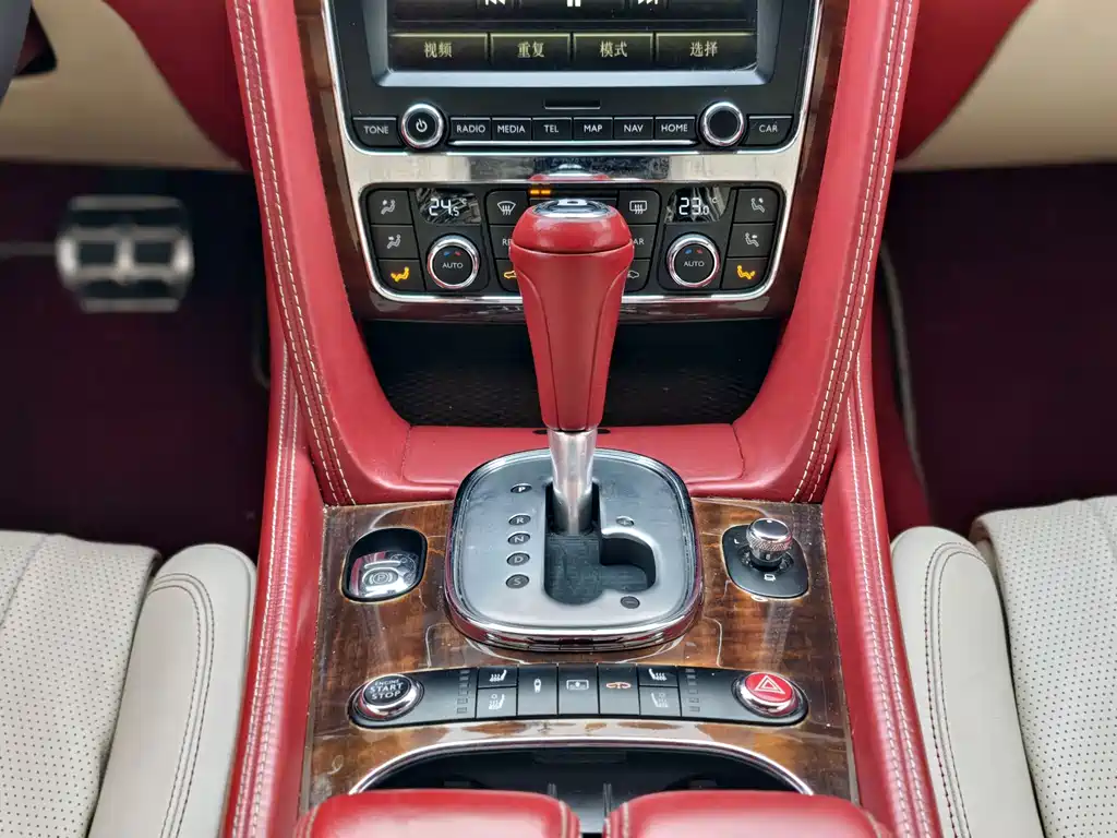 Bentley Flying Spur 2016 — фото 26