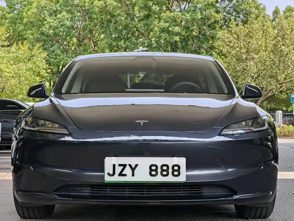Tesla Model 3 2025 — фото 2