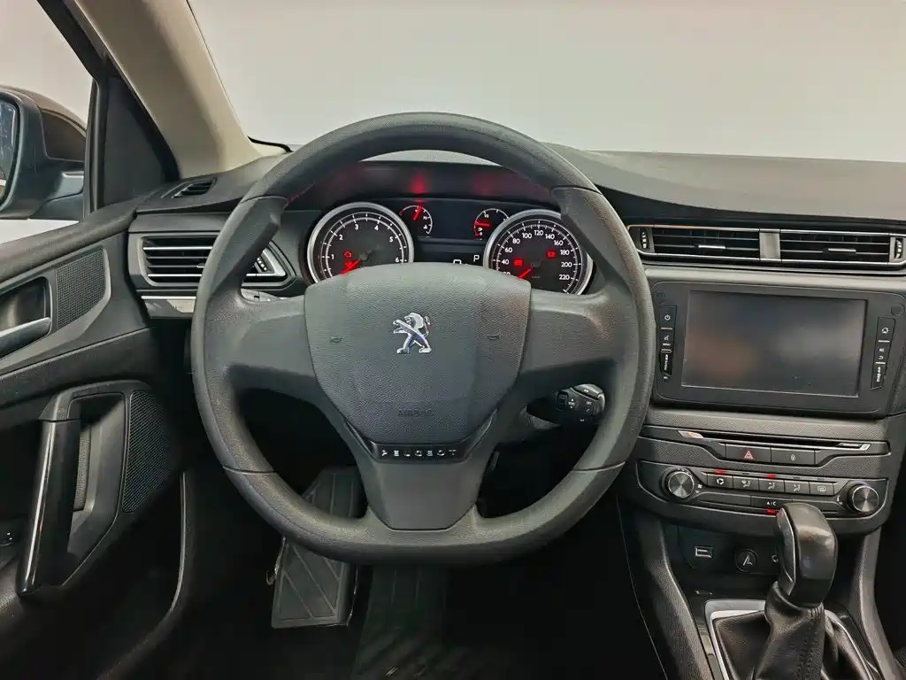 Peugeot 408 2014 — фото 11