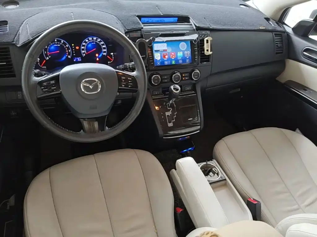 Mazda 8 2016 — фото 10