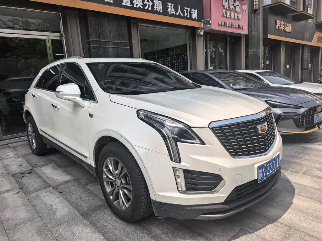 Cadillac XT5 2020 — фото 1