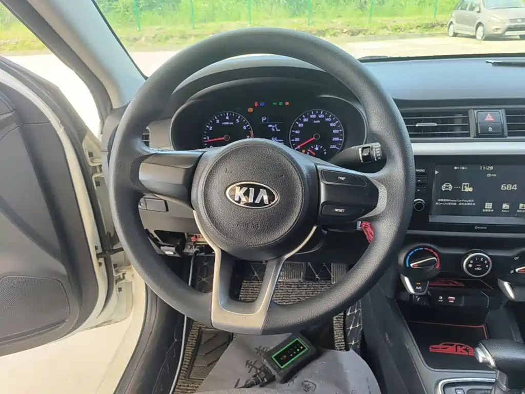 Kia K2 2018 — фото 11