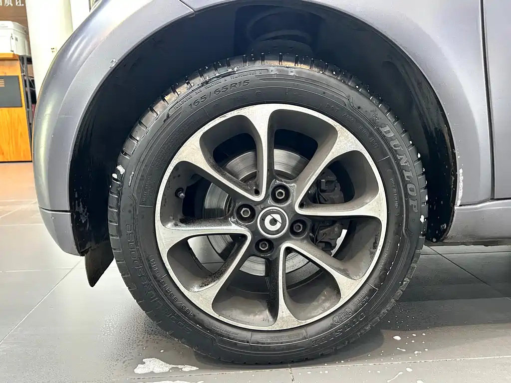 smart Fortwo 2017 — фото 13