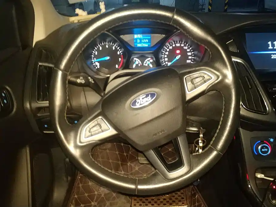 Ford Focus 2017 — фото 15