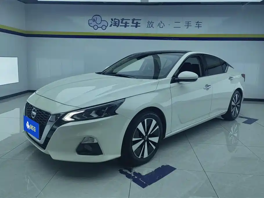 Nissan Teana 2022 — фото 1