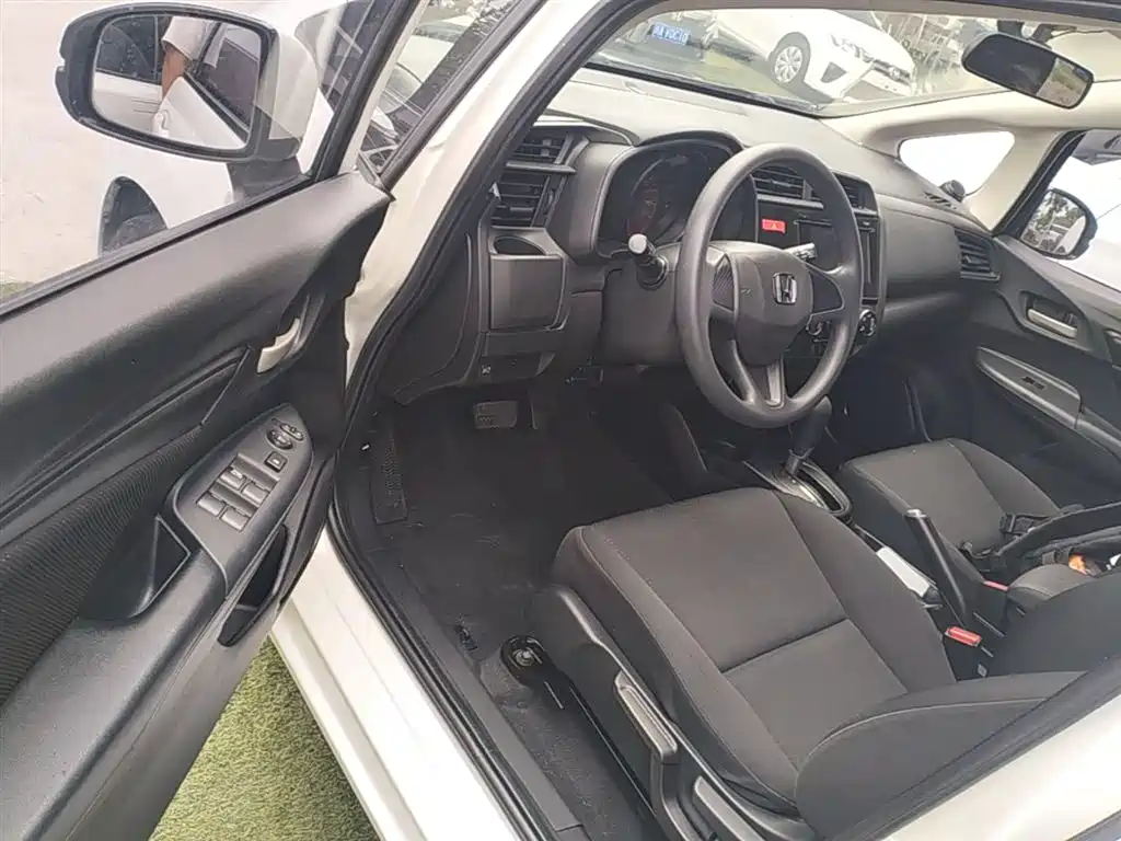 Honda Fit 2017 — фото 16