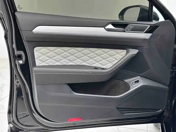 Volkswagen Magotan 2025