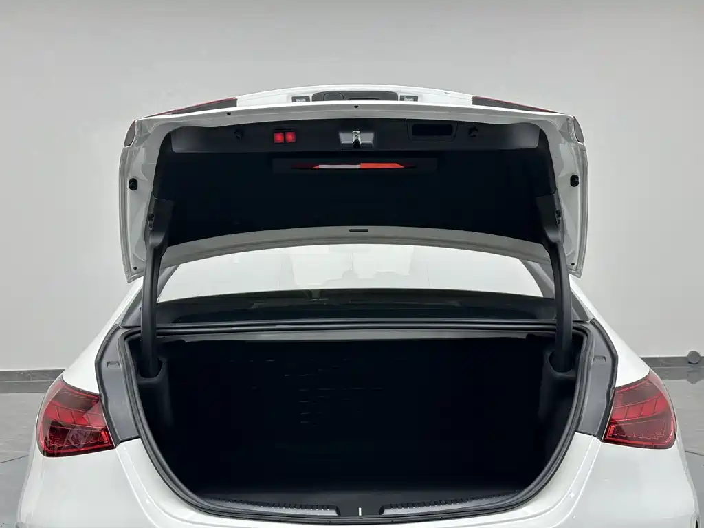 Mercedes-Benz C-Class 2022 — фото 27