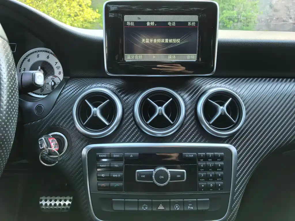 Mercedes-Benz A-Class 2016 — фото 15