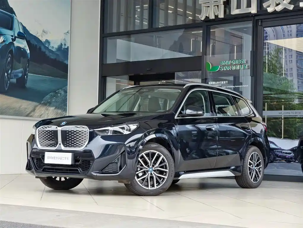 BMW iX1 2025