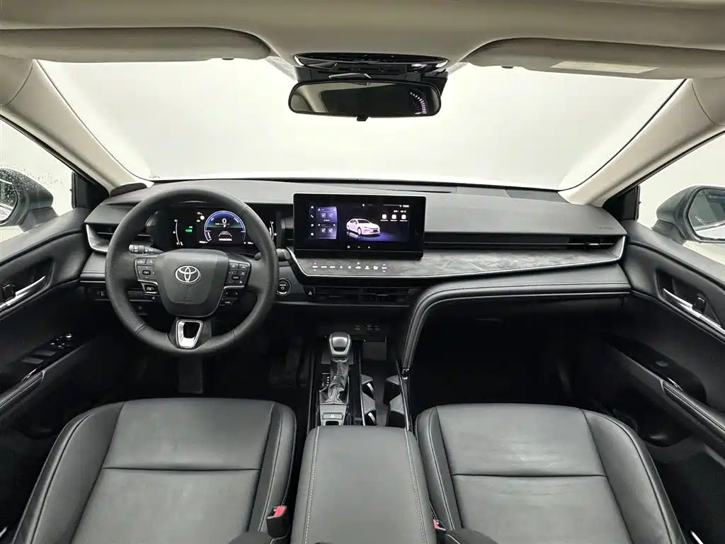 Toyota Camry 2024 — фото 18