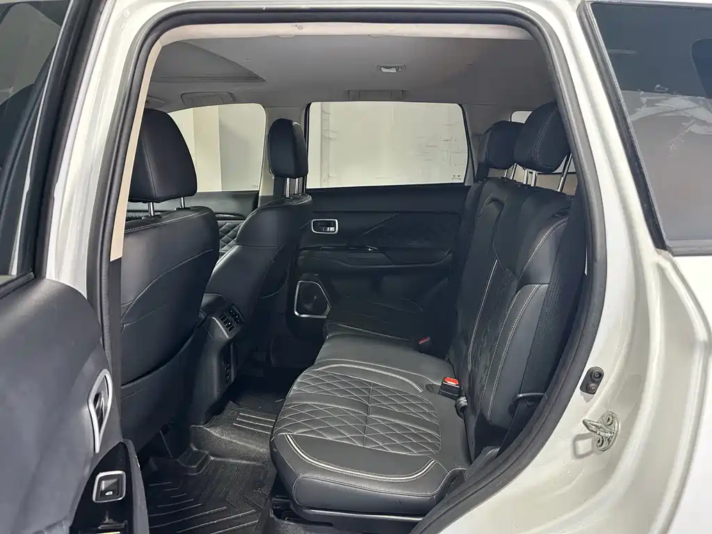 Mitsubishi Outlander 2021