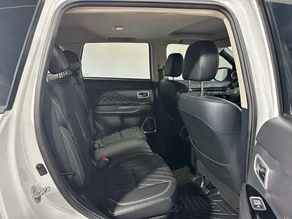 Mitsubishi Outlander 2021