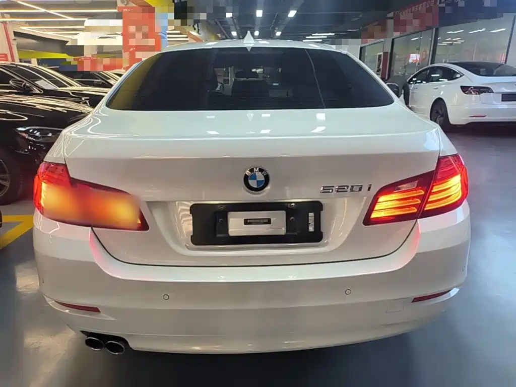 BMW 5 Series 2016 — фото 6