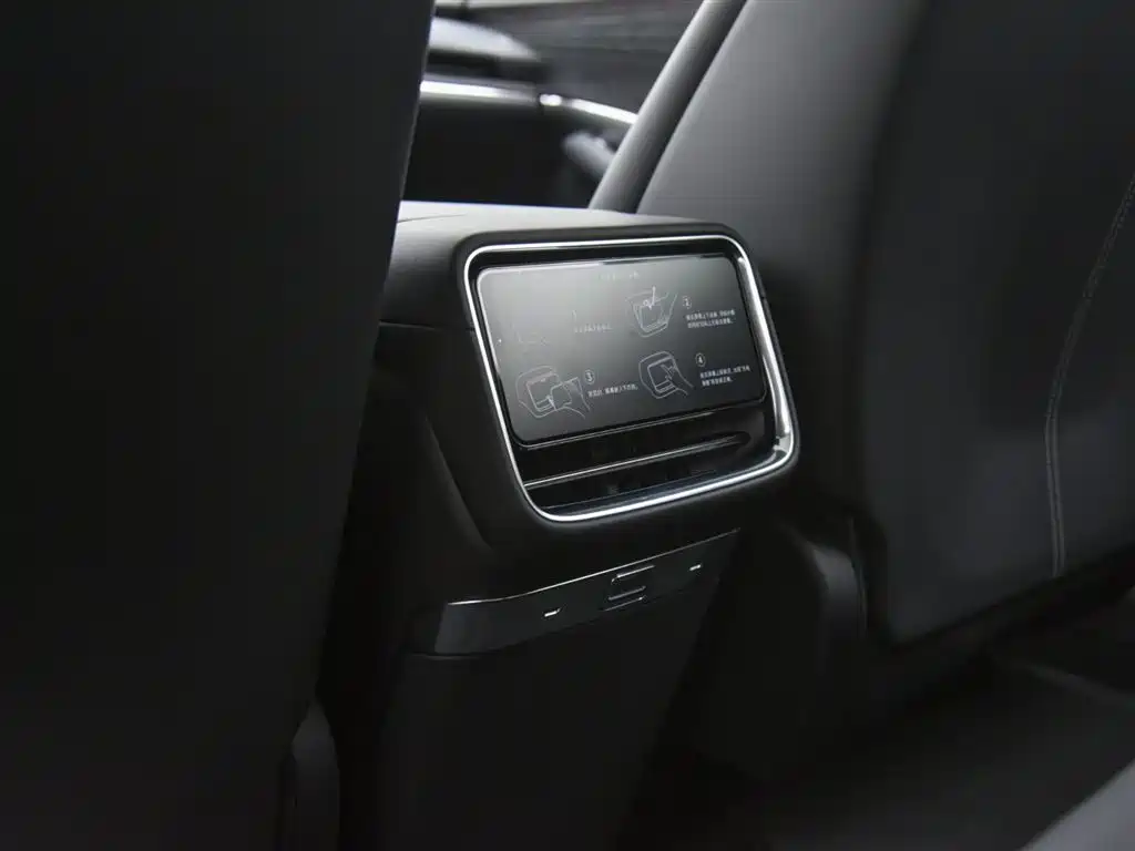 Xiaomi SU7 2026 — фото 15