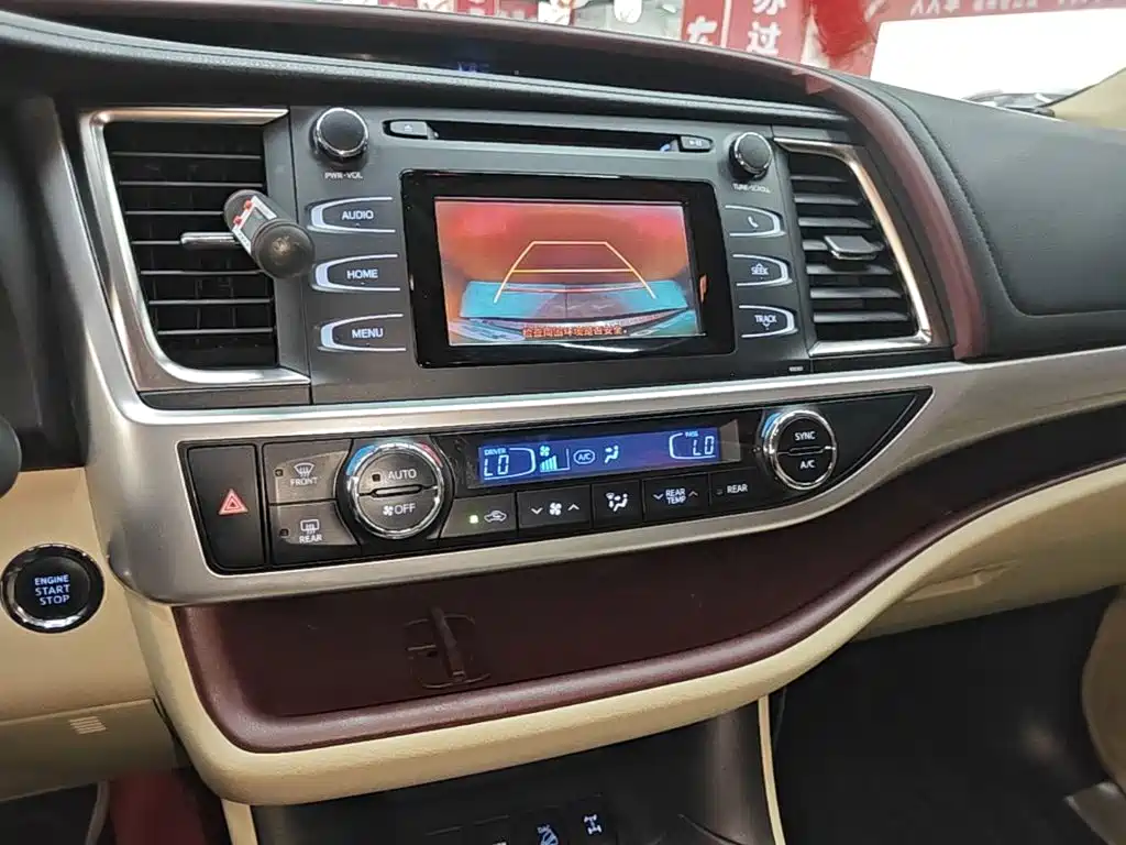 Toyota Highlander 2015 — фото 13