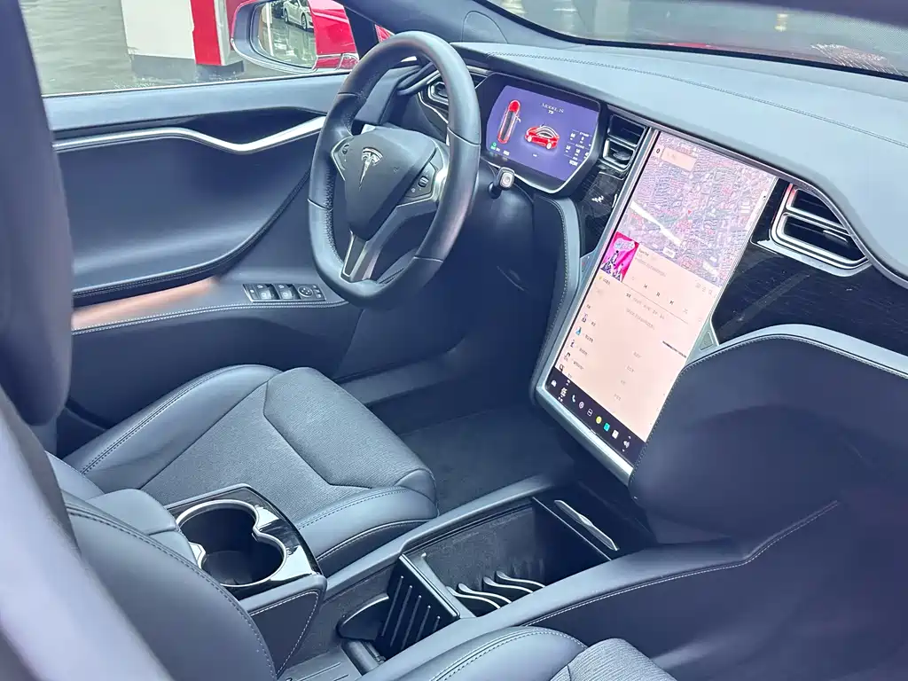 Tesla Model S 2017 — фото 16