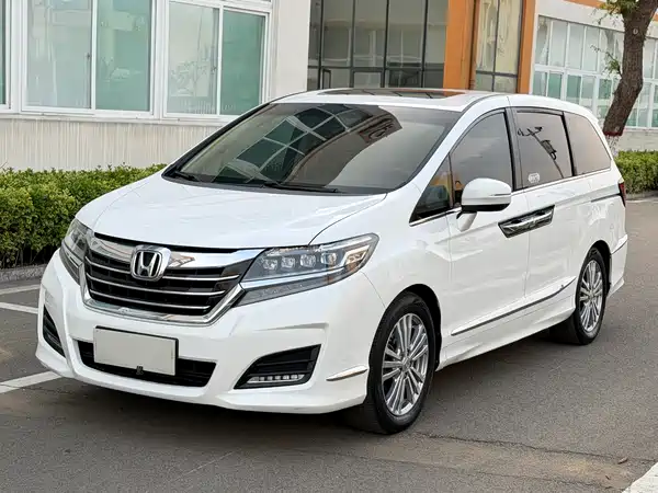 Honda Elysion 2016