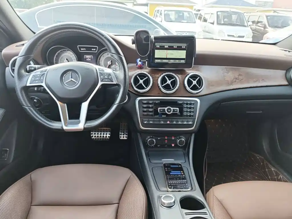 Mercedes-Benz GLA 2015 — фото 10