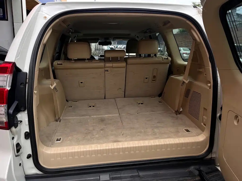 Toyota Prado 2015 — фото 12