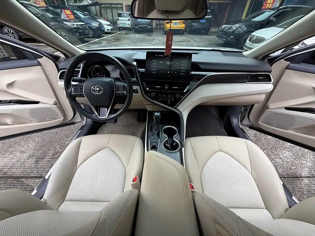 Toyota Camry 2021 — фото 11