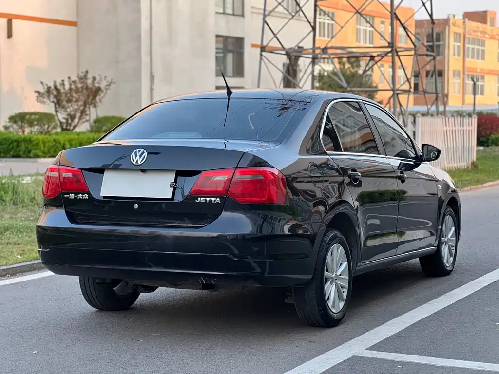 Volkswagen Jetta 2015 — фото 4