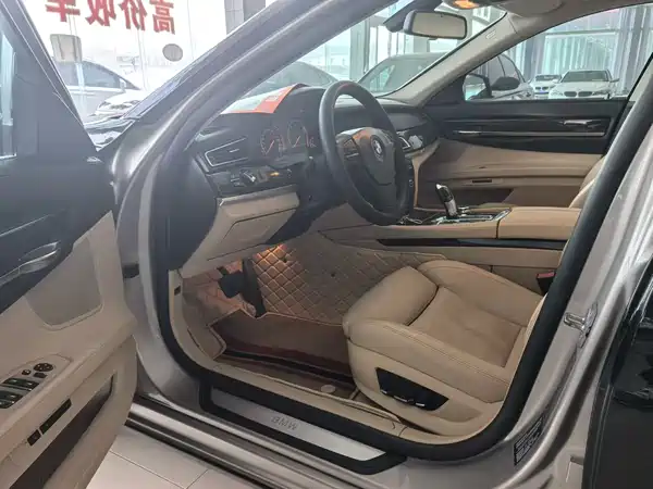 BMW 7 Series 2011