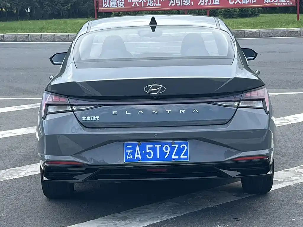 Hyundai Elantra 2021
