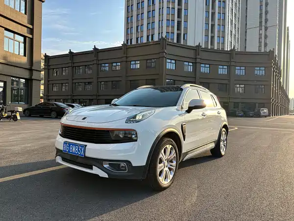 Lynk & Co 01 2017