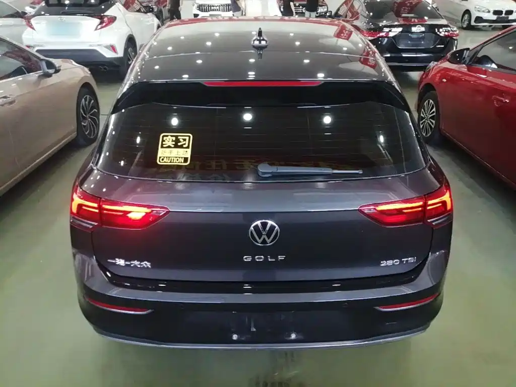 Volkswagen Golf 2024