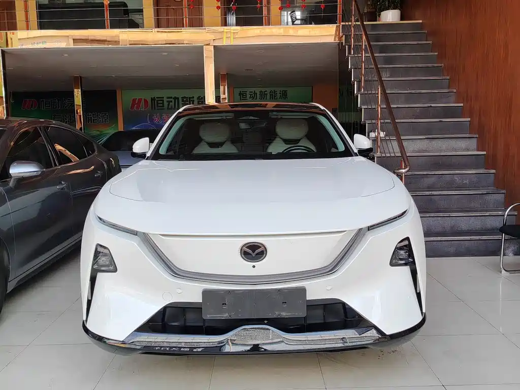 Mazda EZ-60 2025