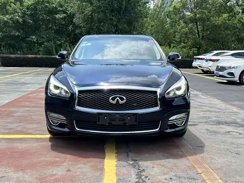 Infiniti Q70 2016 — фото 2