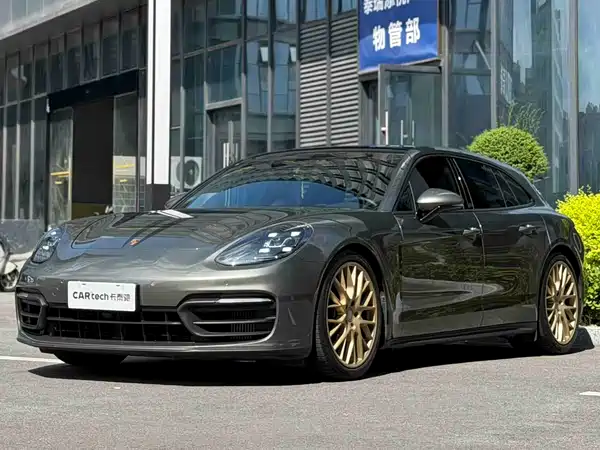 Porsche Panamera 2022