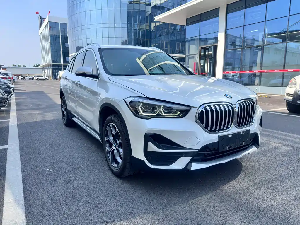 BMW X1 2022 — фото 3