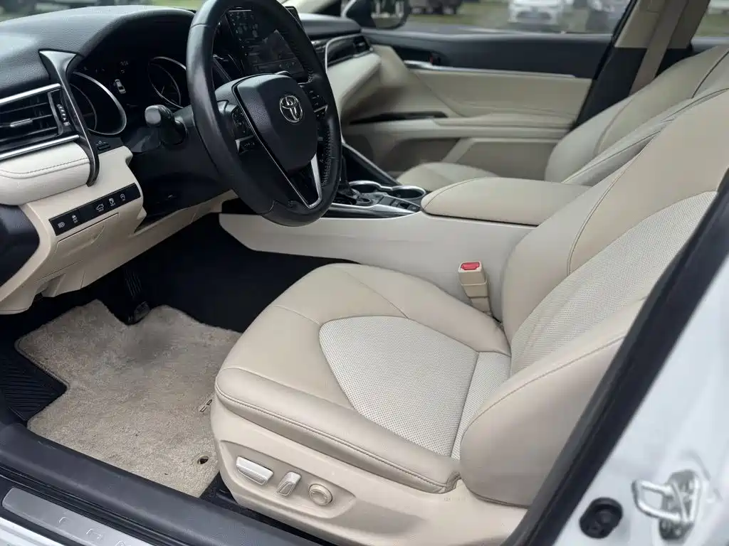 Toyota Camry 2021
